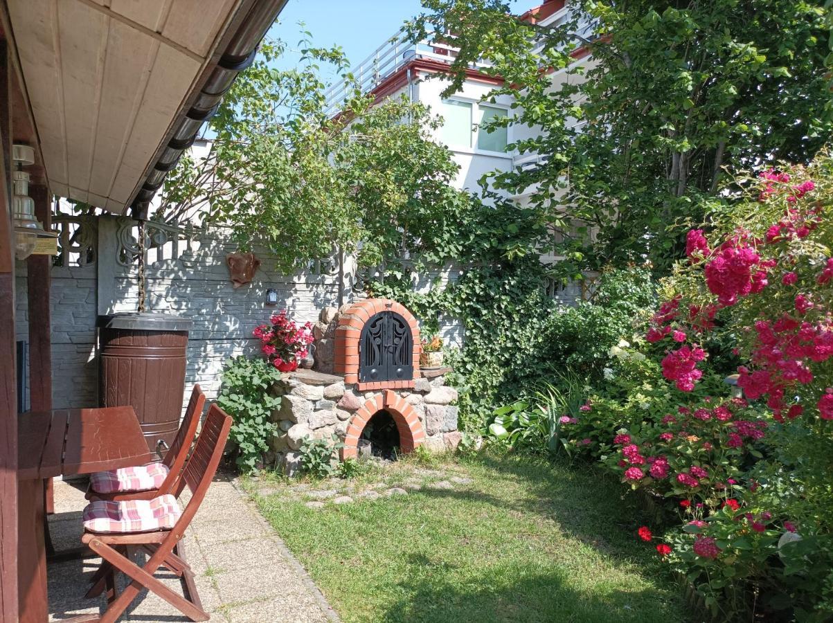 Appartamento Pod Jaskolka Ustka Esterno foto